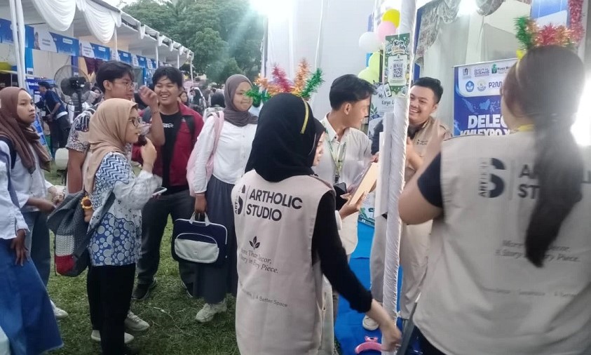 Artholic Studio UNM Pikat Pengunjung
